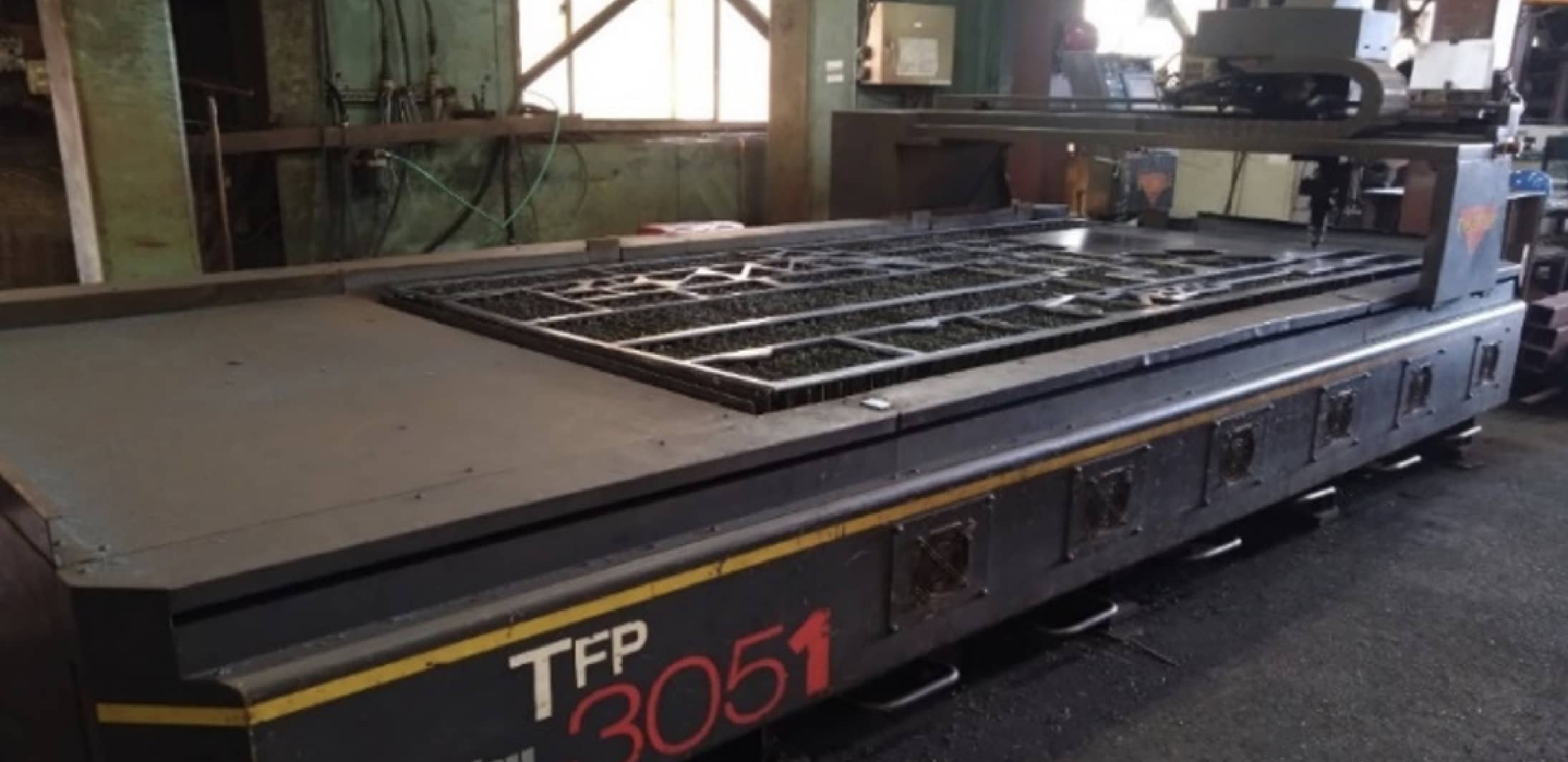 プラズマ熔断機 (コマツ TFP-3051)