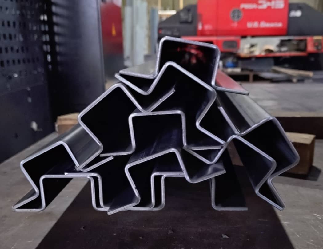 シャーリングの加工例