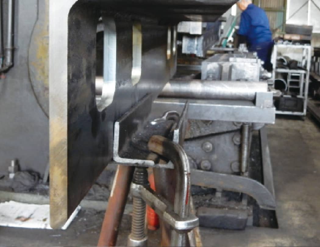 アングルツバカットの加工例