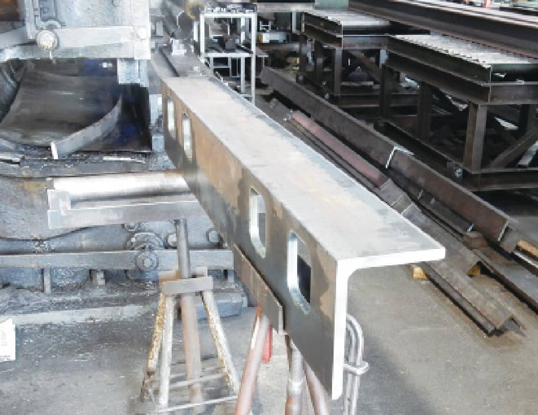 アングルツバカットの加工例