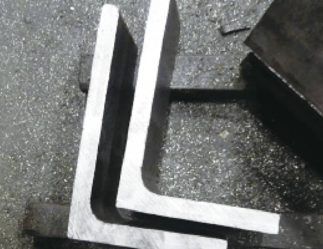 アングルツバカットの加工例